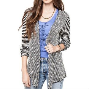 ONEILL black and white sweater